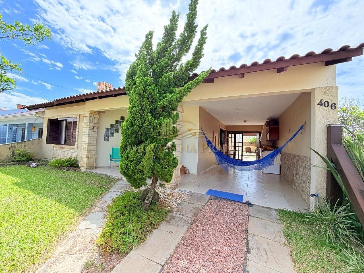 Casa 3 dormitórios no bairro Noiva do Mar