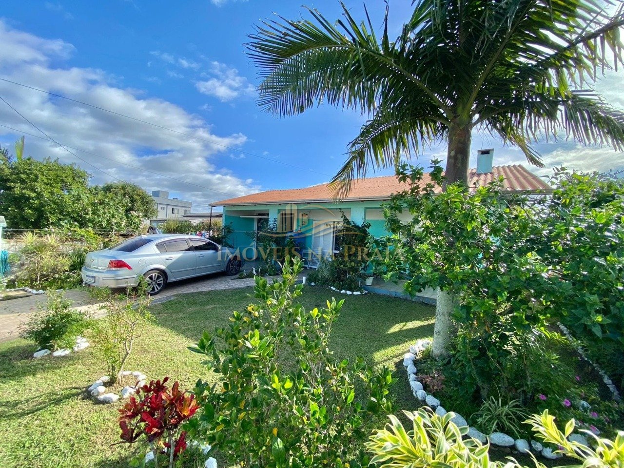 Casa 2 Dormitório(s) Bairro Centro