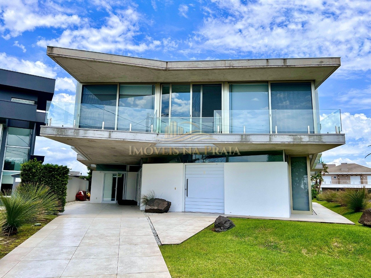 Casa em Condomínio 6 Dormitório(s) Bairro Enseada