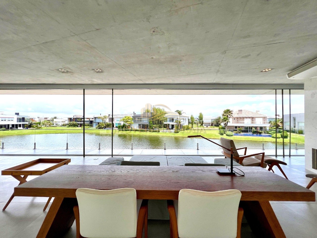 Foto 23 — Casa em Condomínio 6 Dormitório(s) Bairro Enseada