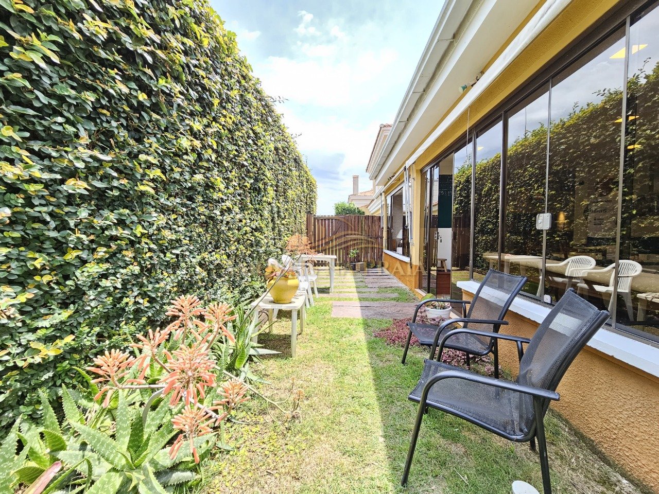 Foto 10 — Casa em Condomínio 4 Dormitório(s) Bairro Villas R