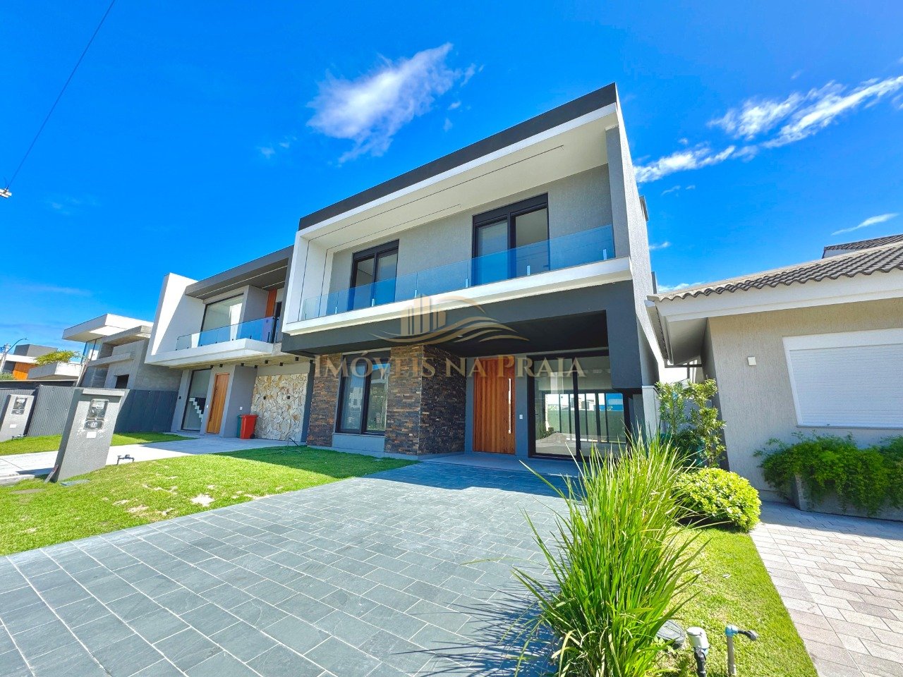 Foto 2 — Casa em Condomínio 4 Dormitório(s) Bairro Sunset