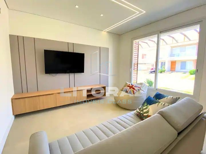 Casa em Condomínio 4 Dormitório(s) Bairro Murano