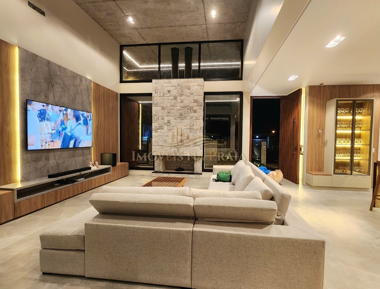 Foto 11 — Casa 4 dormitórios no bairro Atlântida