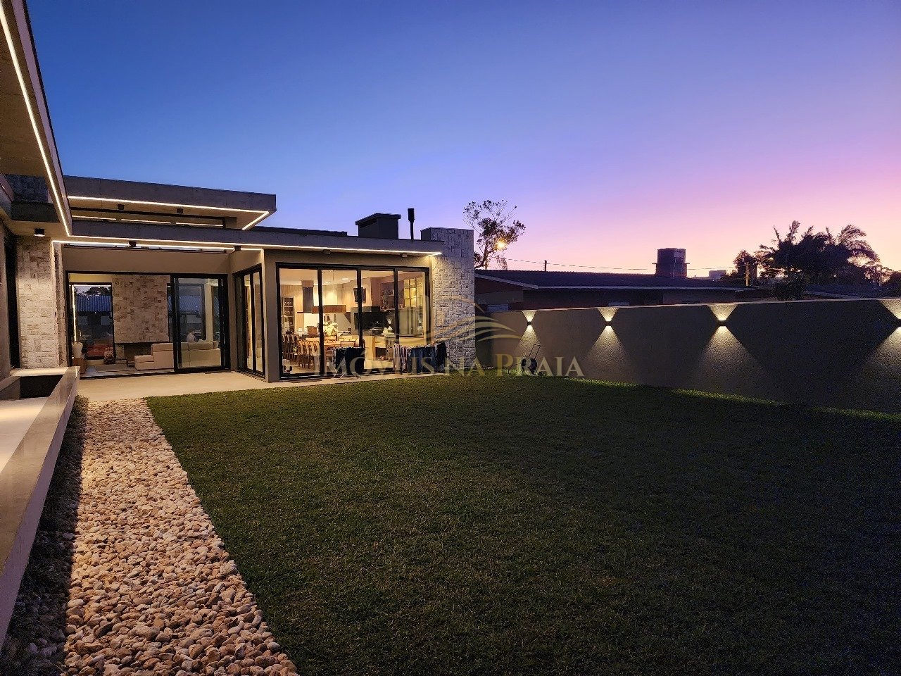 Foto 3 — Casa 4 dormitórios no bairro Atlântida