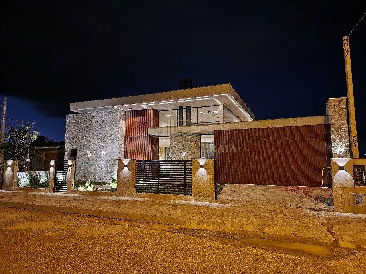 Casa 4 dormitórios no bairro Atlântida