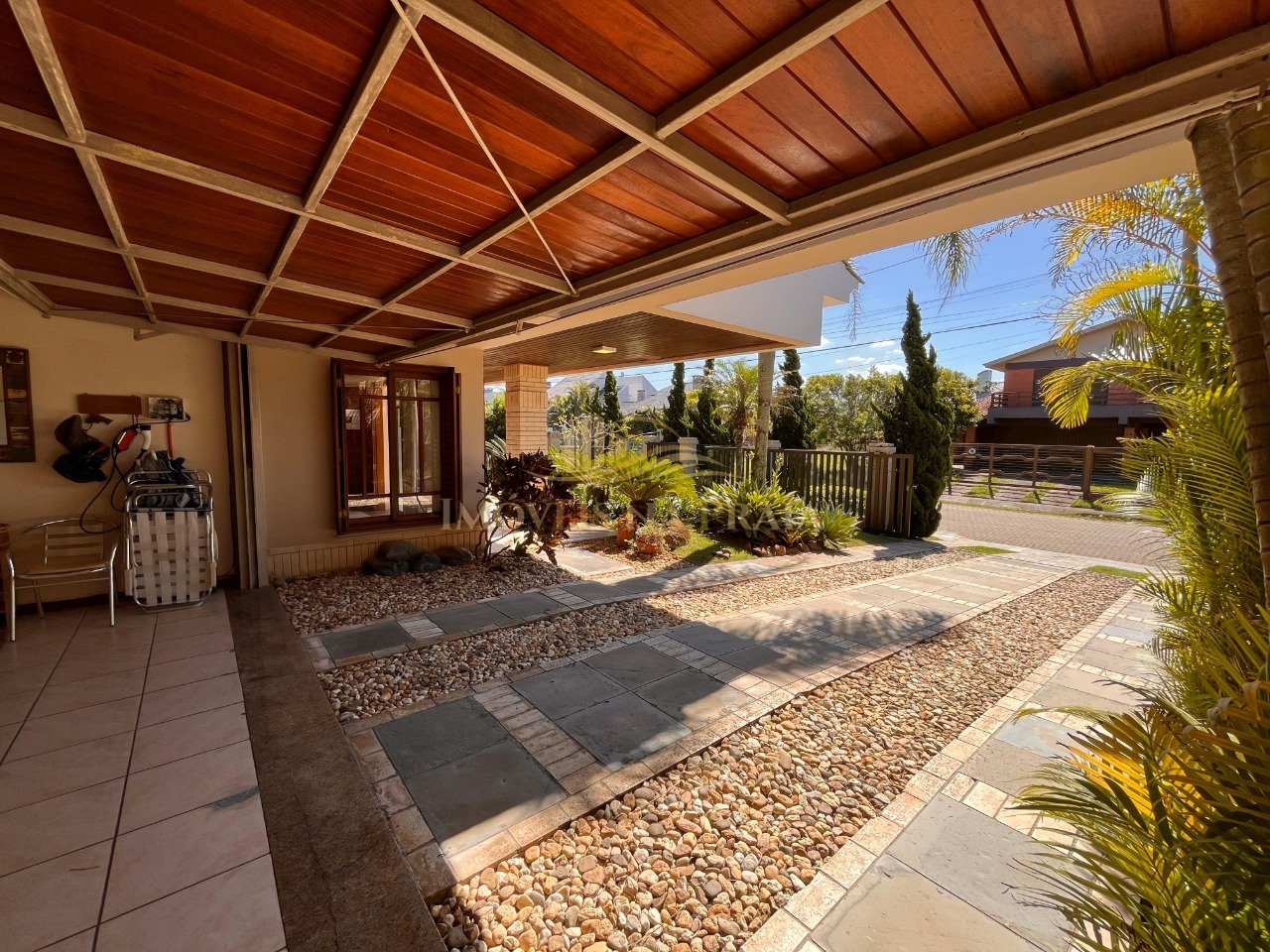 Foto 30 — Mobiliado, 4 dorm, 2 Quadras do mar