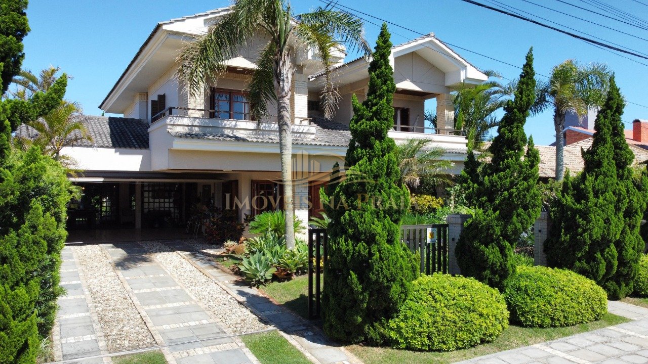 Foto 2 — Mobiliado, 4 dorm, 2 Quadras do mar