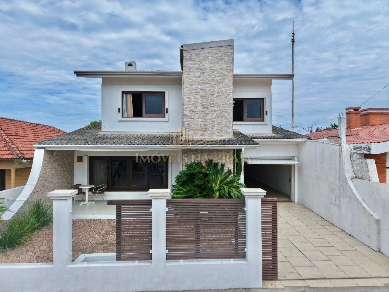 - Apenas 400m do mar