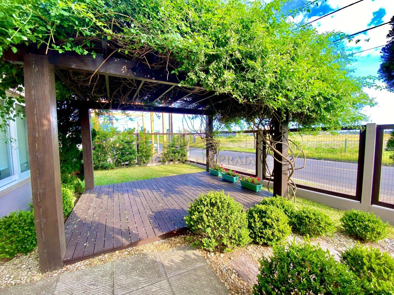 Foto 2 — Casa mobiliada no Centro de Xangri-Lá