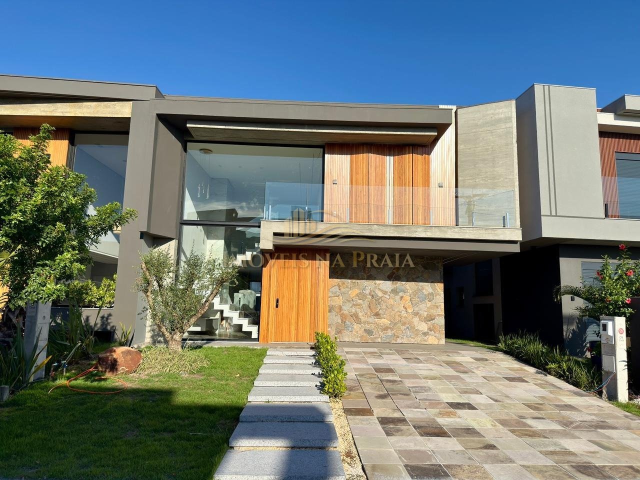 Casa em Condomínio 4 dormitórios no bairro Sunset