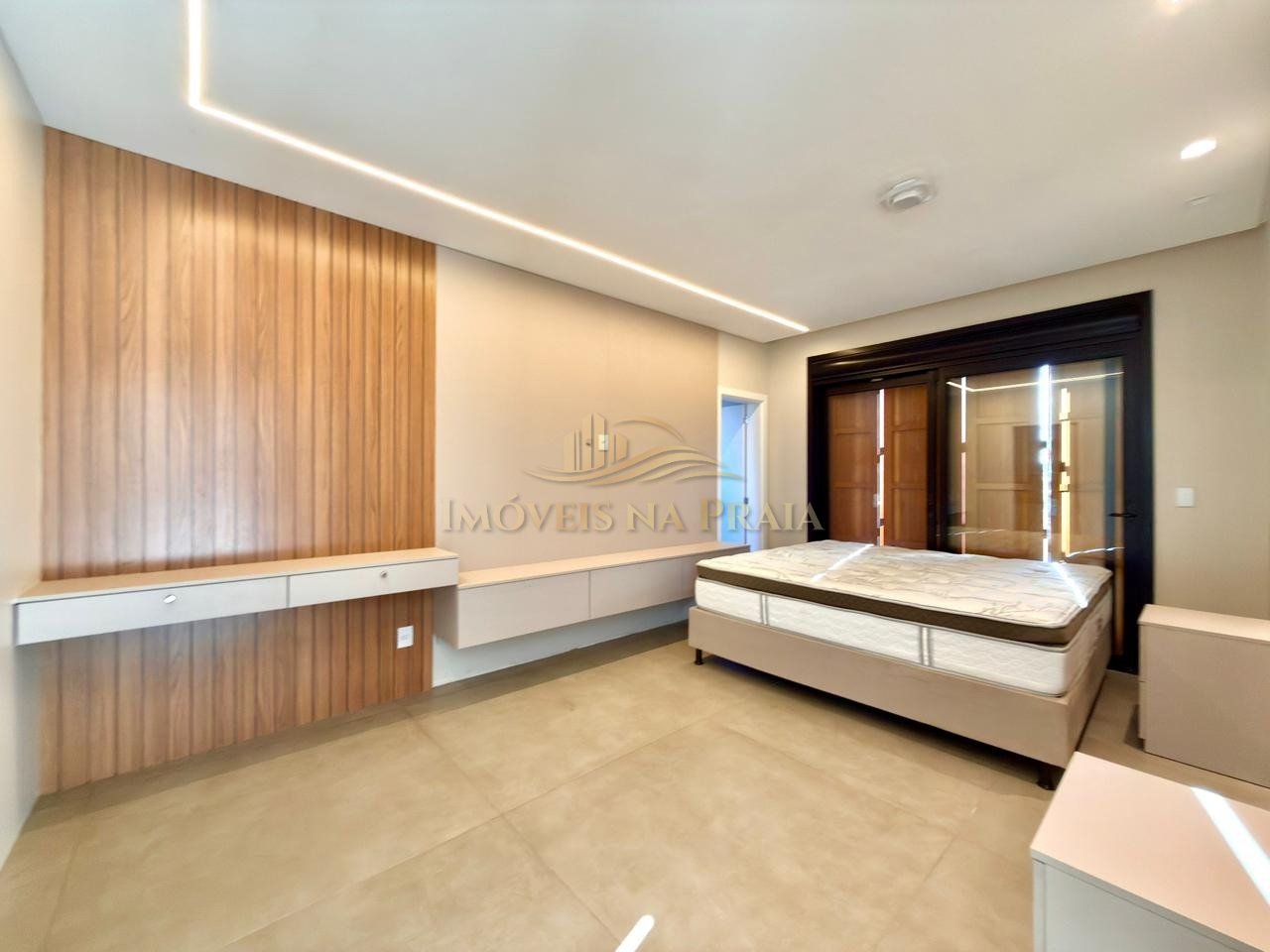 Foto 11 — Casa em Condomínio 4 dormitórios no bairro Sunset