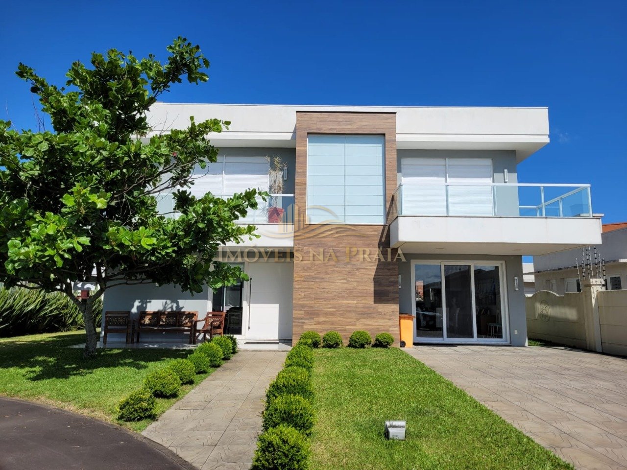 Casa em Condomínio 5 Dormitório(s) Bairro Malibu B