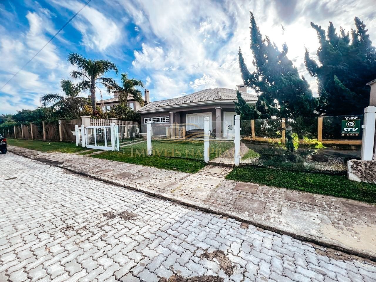 Foto 2 — Casa 3 dormitórios no bairro Atlantida