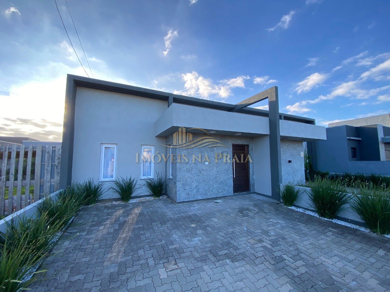 Casa 3 dormitórios no bairro Arpoador