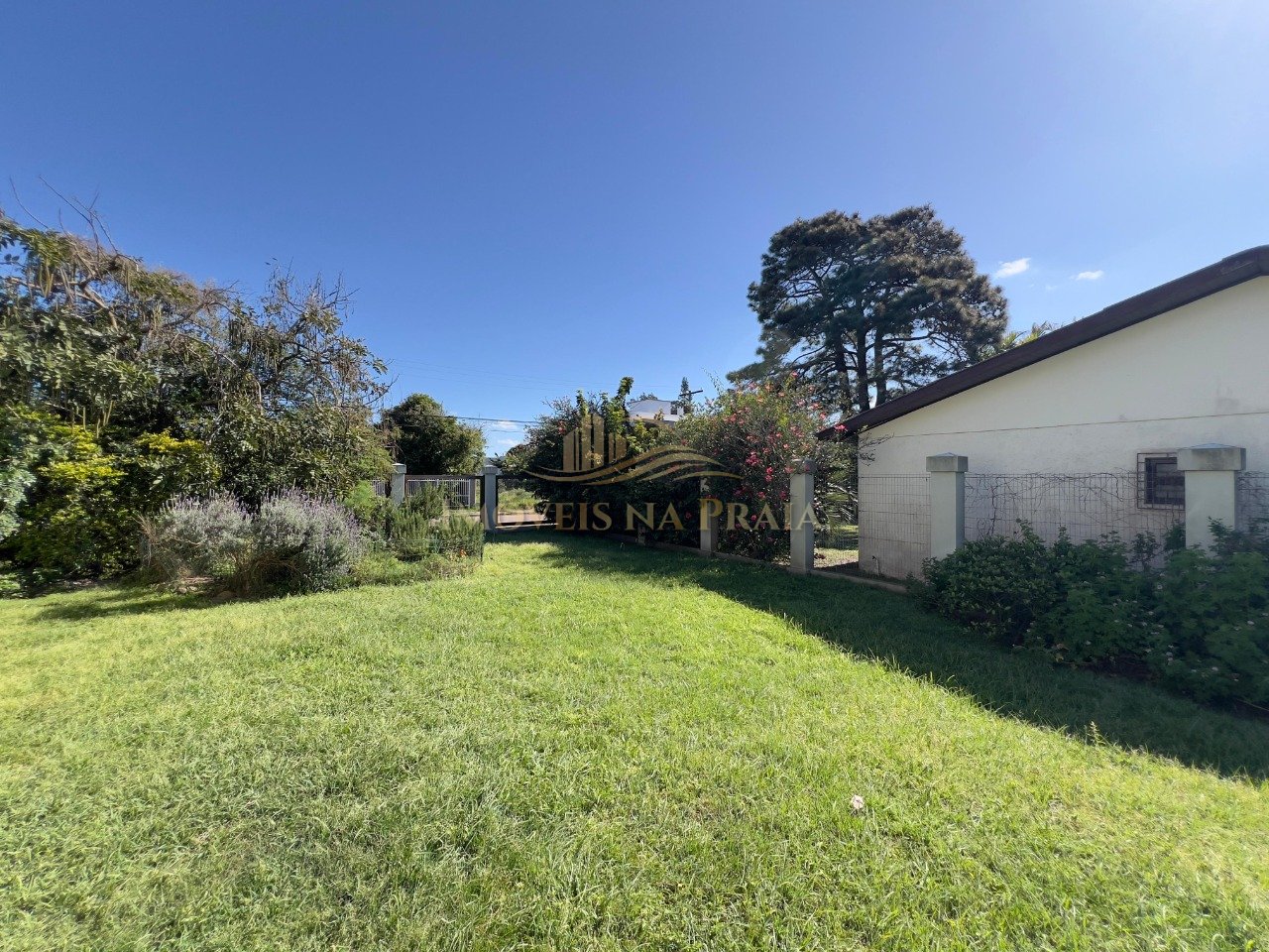 Foto 2 — Casa 3 dormitórios no bairro Atlântida