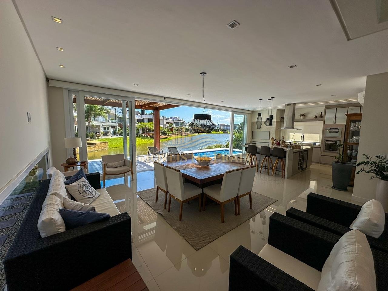 Foto 39 — Casa em Condomínio 4 dormitórios no bairro Malibu Beach Residence