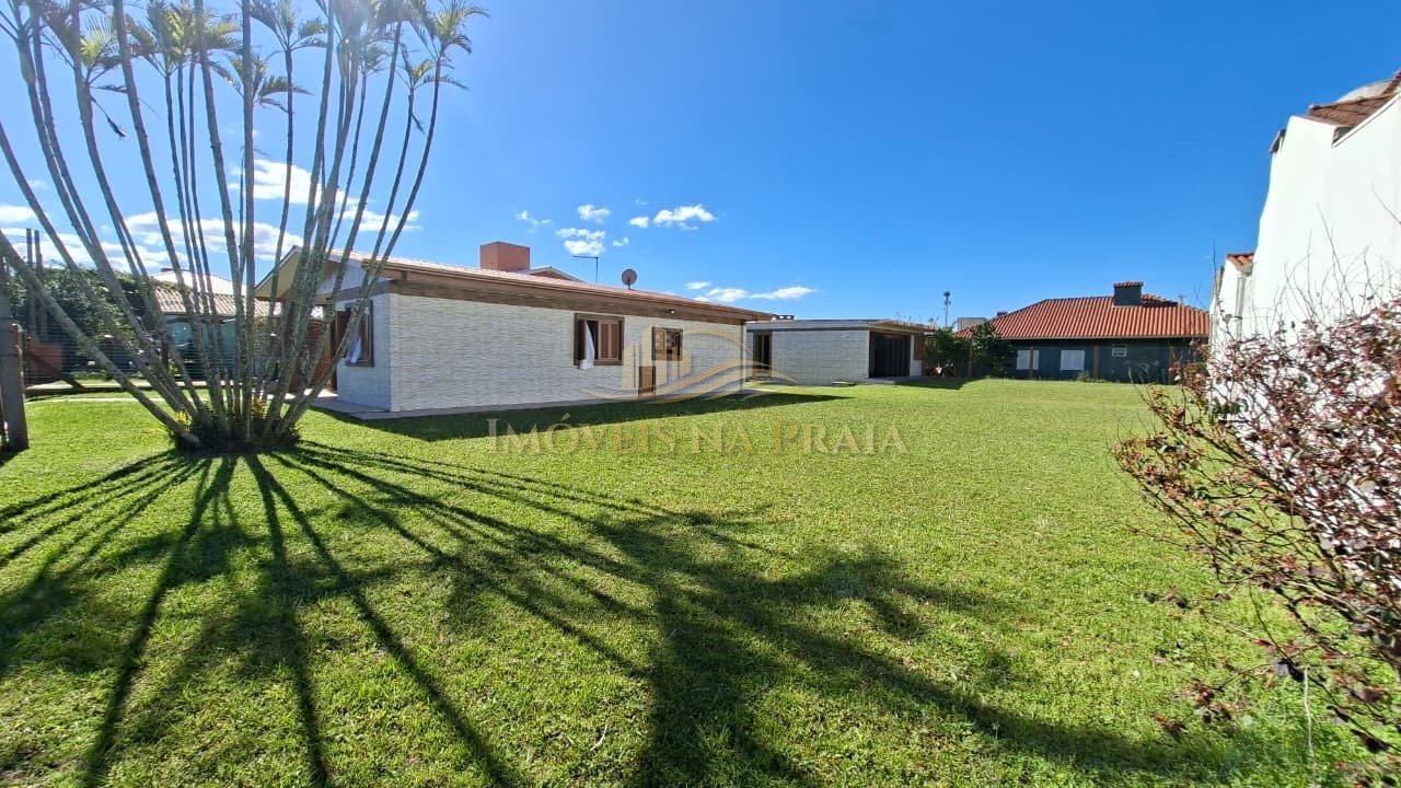 Foto 2 — Casa 3 dormitórios no bairro Rainha do Mar