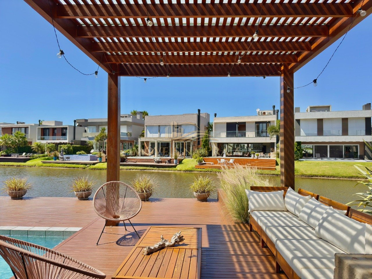 Foto 5 — Casa em Condomínio no Malibu Beach Residence.