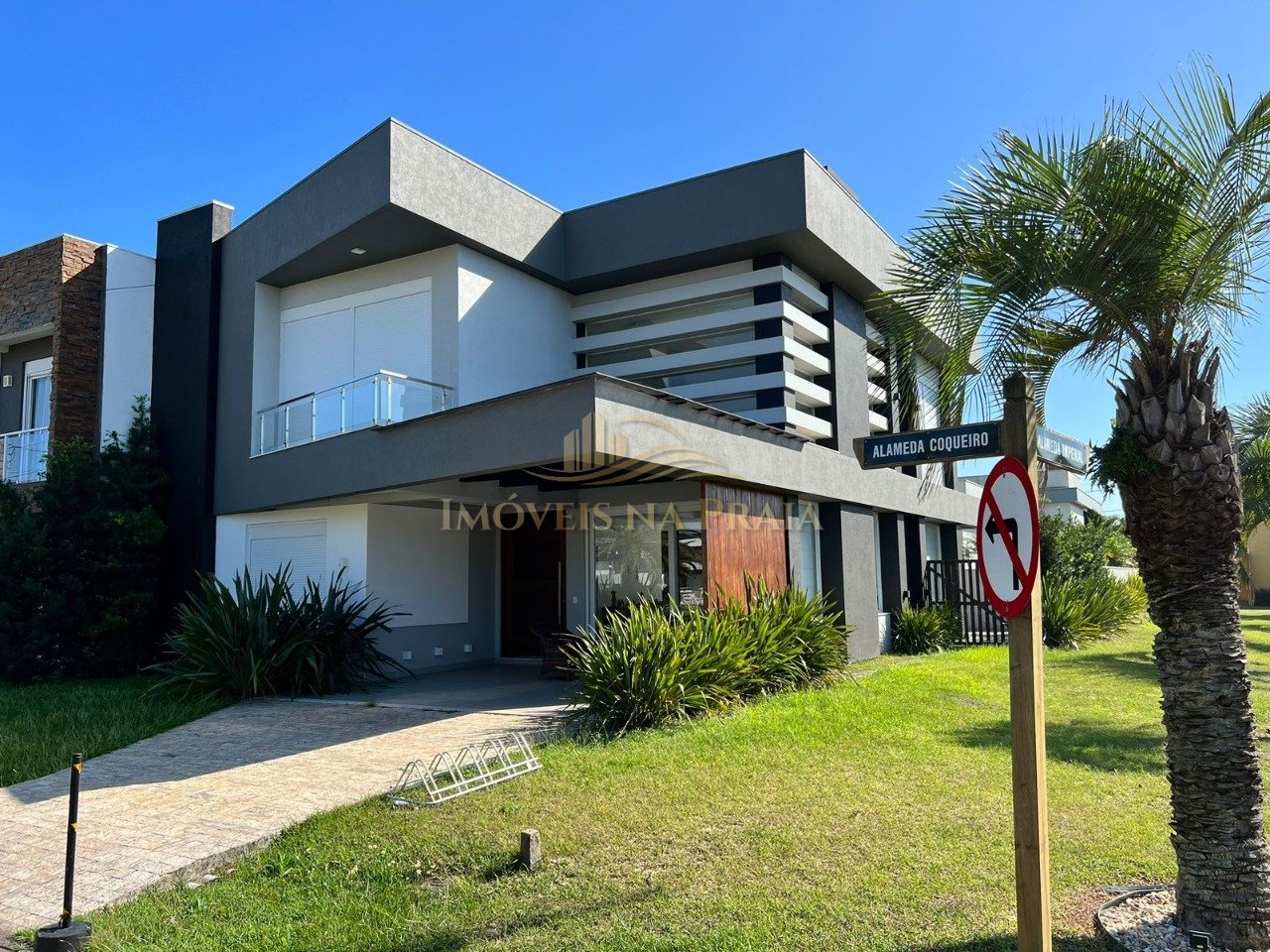 Casa em Condomínio 4 Dormitório(s) Bairro Las Palm