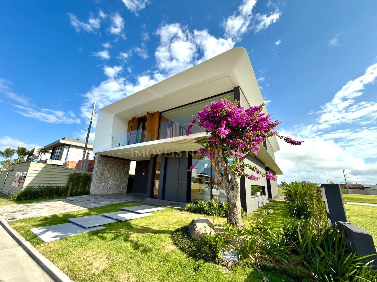 Casa em Condomínio 5 dormitórios no bairro Amare