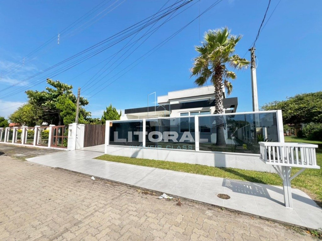 Foto 2 — Casa 3 dormitórios no bairro Noiva do Mar