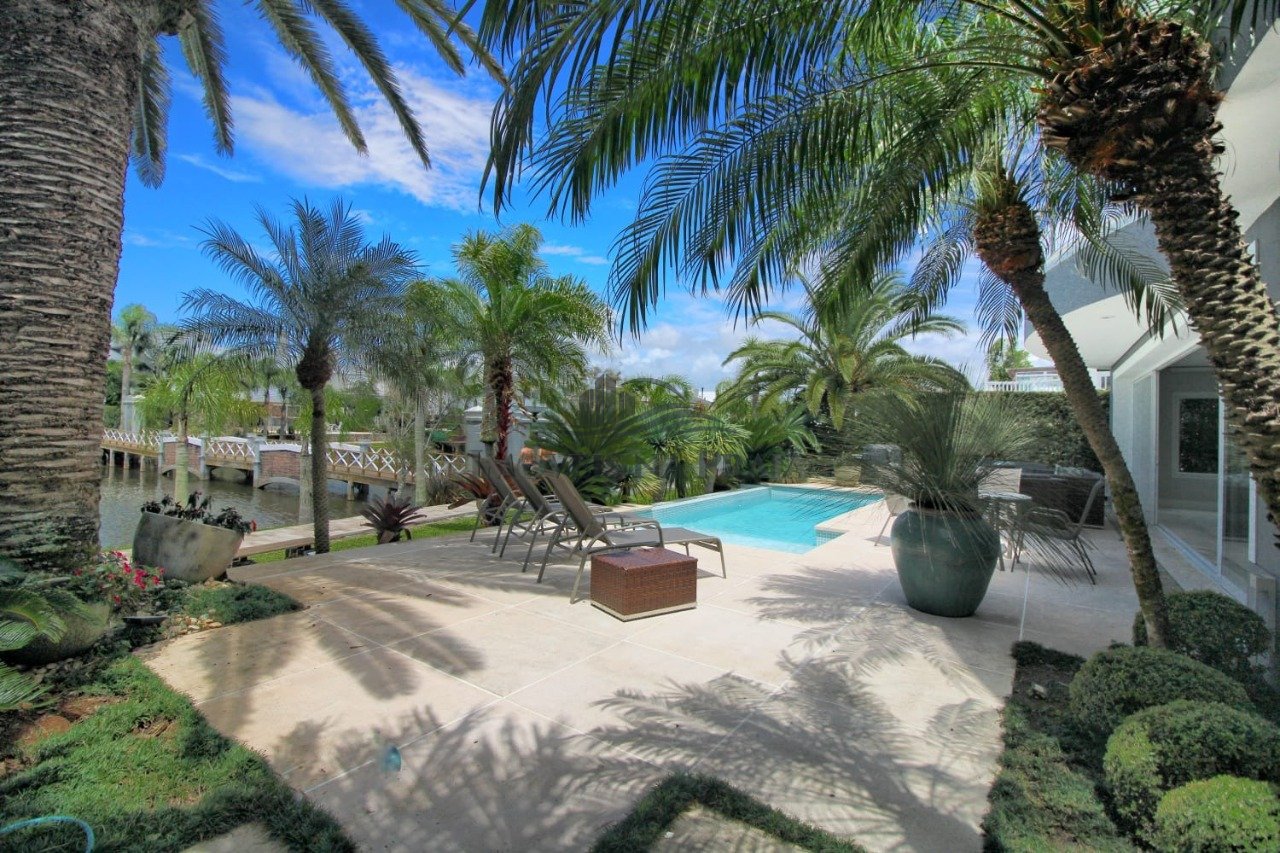 Foto 13 — Casa em Condomínio 6 dormitórios no bairro Atlântida Ilhas Park