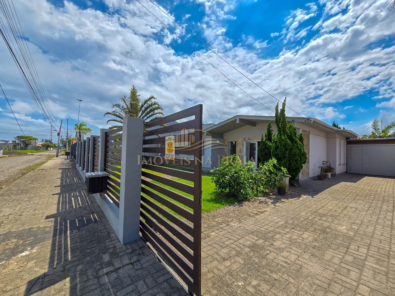 Foto 2 — Casa 3 dormitórios no bairro Atlântida