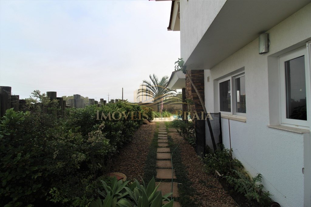 Foto 4 — Casa em Condomínio no Green Village.