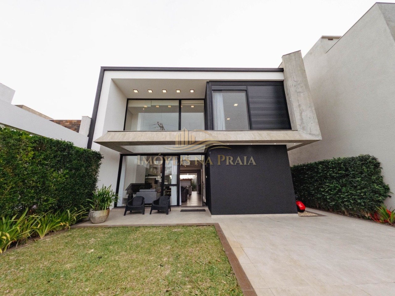 Casa em Condomínio 4 dormitórios no bairro Malibu Beach Residence