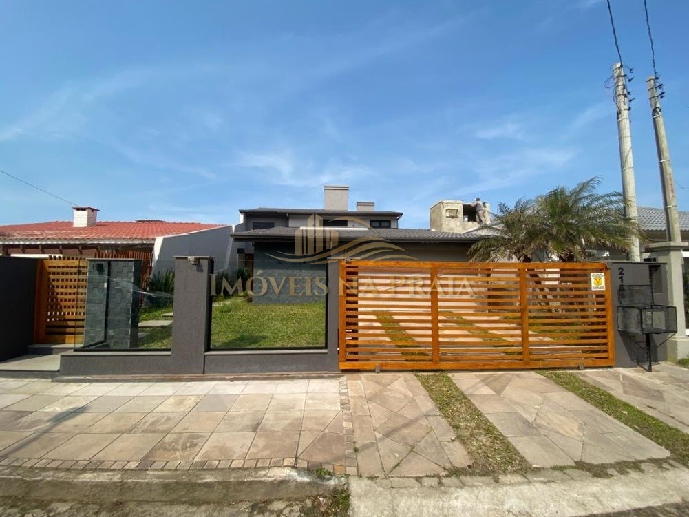 Casa 5 Dormitório(s) Bairro Centro