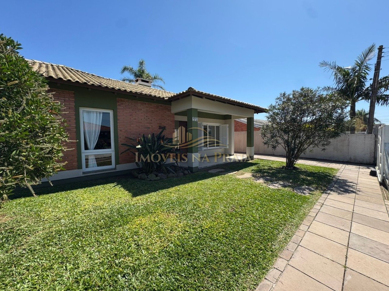 Casa 3 dormitórios no bairro Atlântida