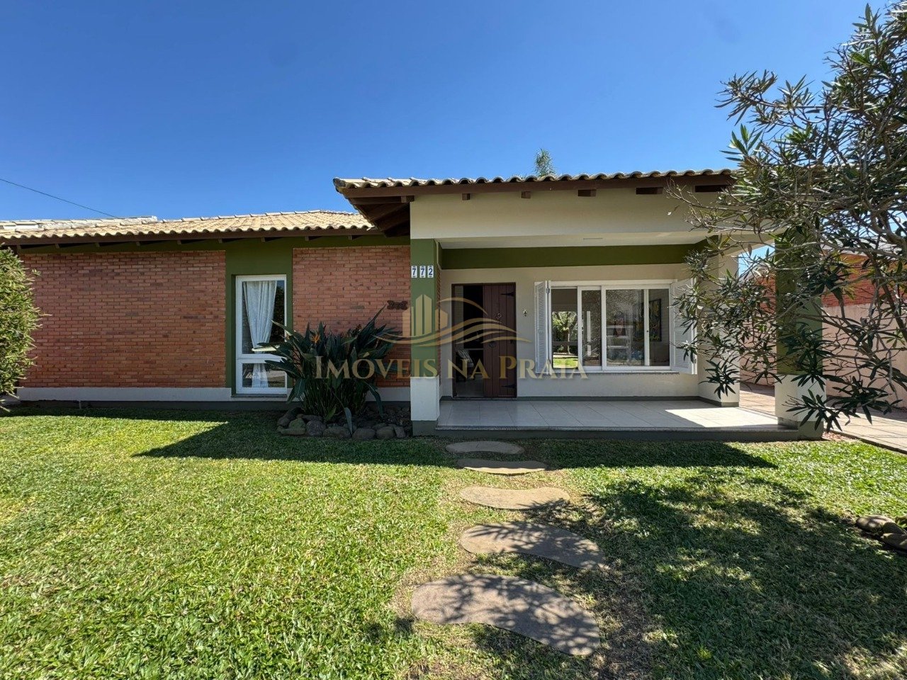 Foto 2 — Casa 3 dormitórios no bairro Atlântida