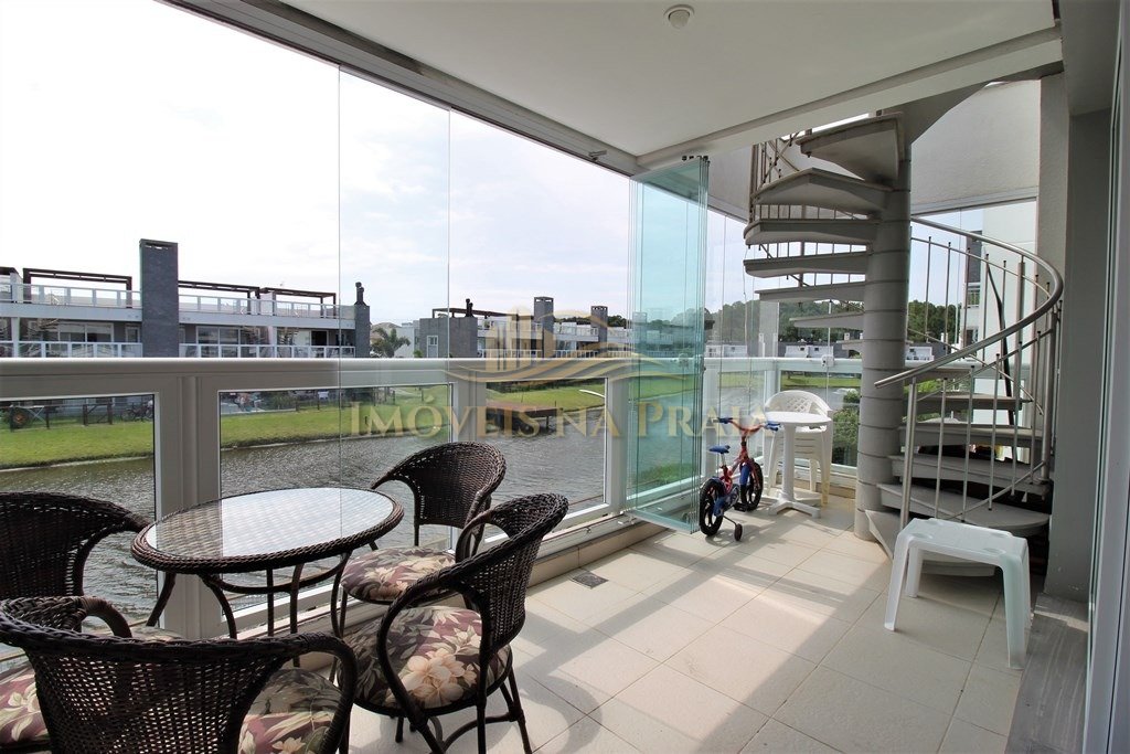 Casa em Condomínio 4 Dormitório(s) Bairro Rossi At