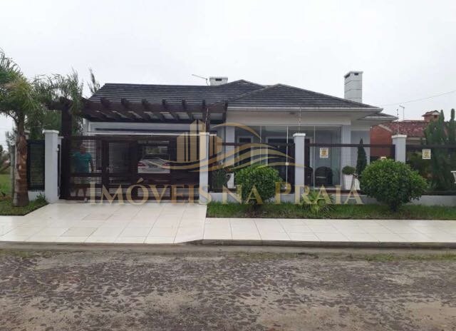 Casa 6 dormitórios no bairro Arpoador