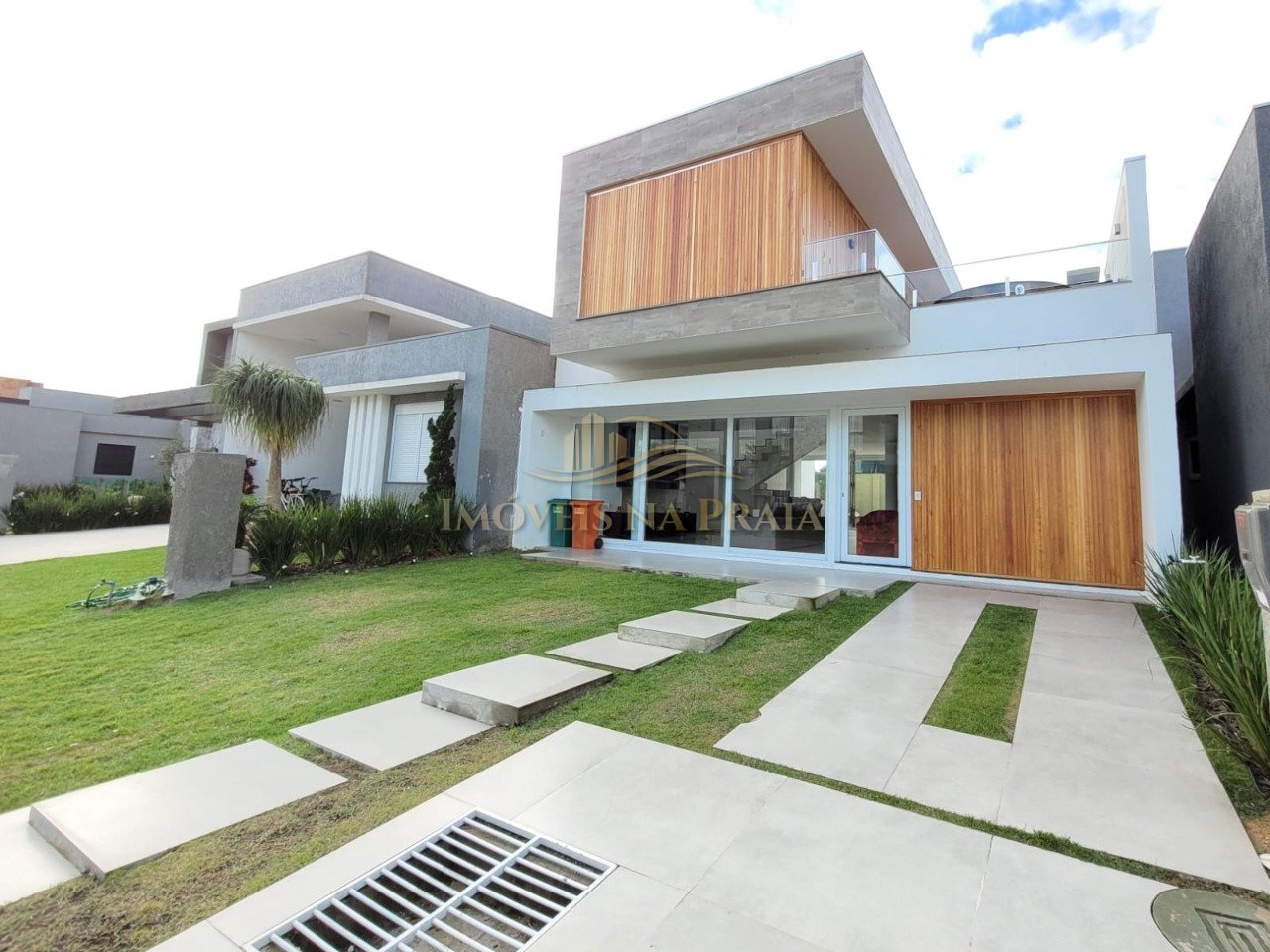 Casa em Condomínio 4 Dormitório(s)