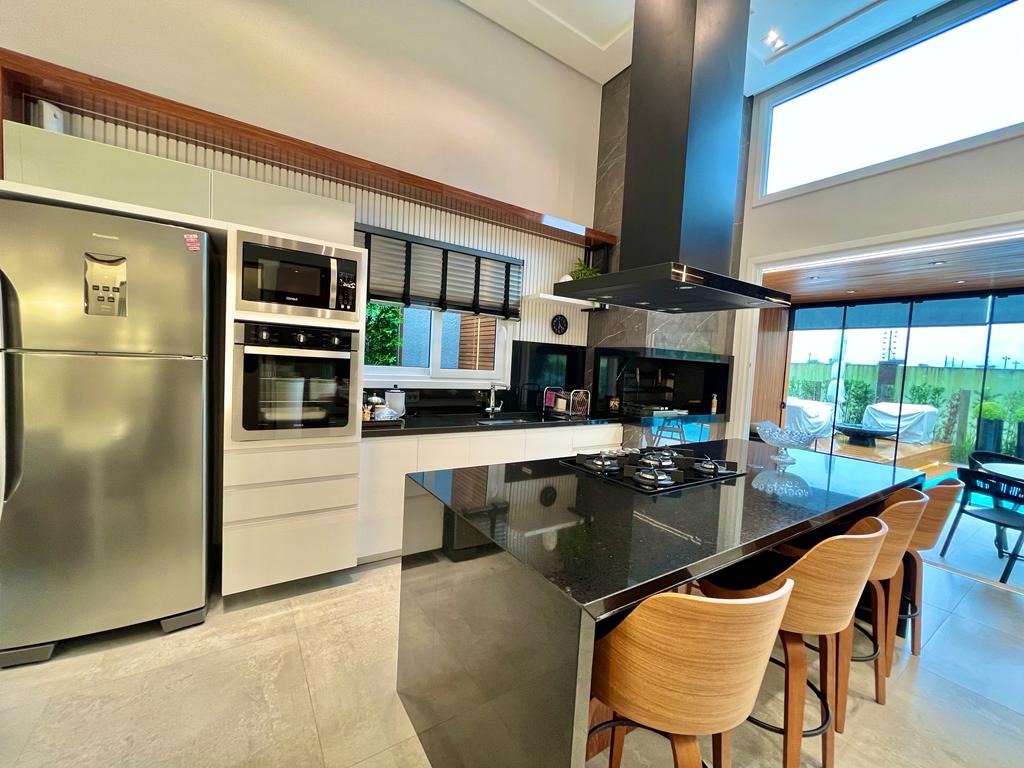 Foto 34 — Casa em Condomínio 4 Dormitório(s) Bairro Riviera