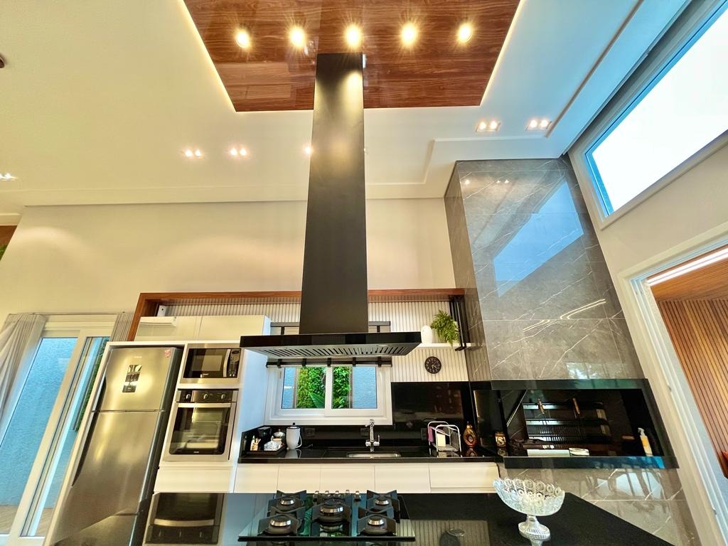 Foto 32 — Casa em Condomínio 4 Dormitório(s) Bairro Riviera