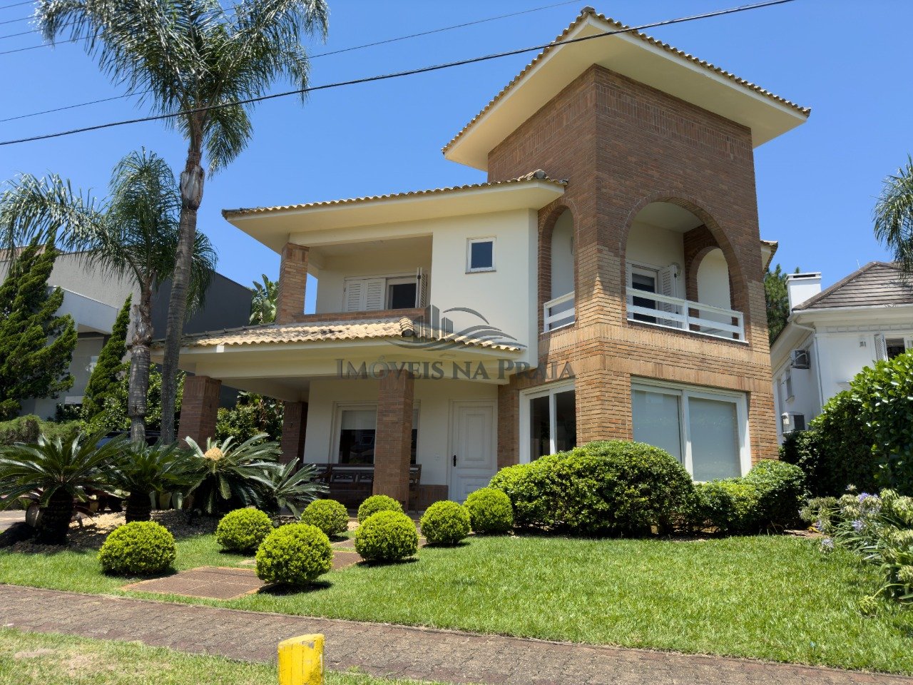 Casa em Condomínio 4 dormitórios no bairro Atlântida Lagos Park