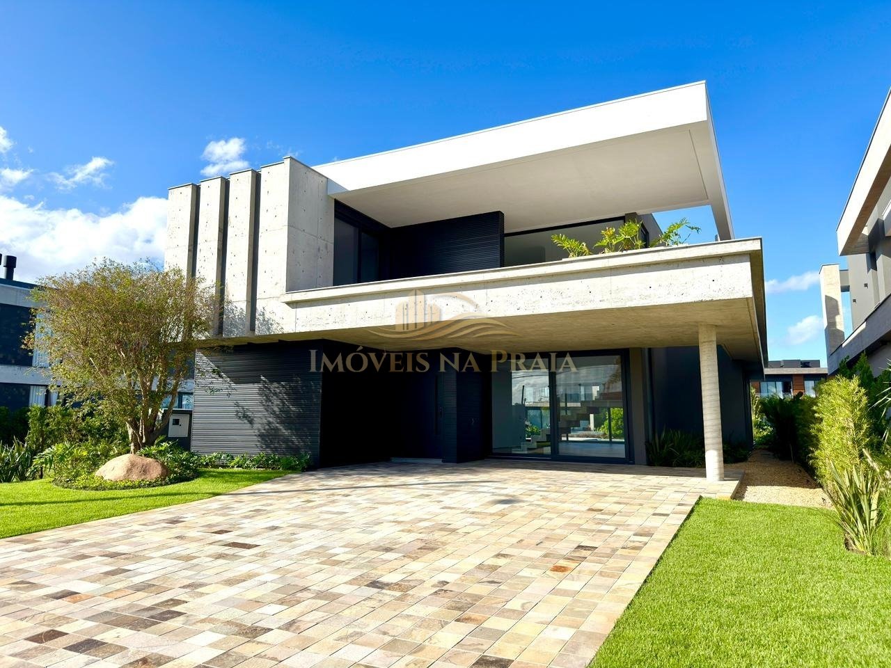 Casa em Condomínio 5 Dormitório(s) Bairro Sense Xa