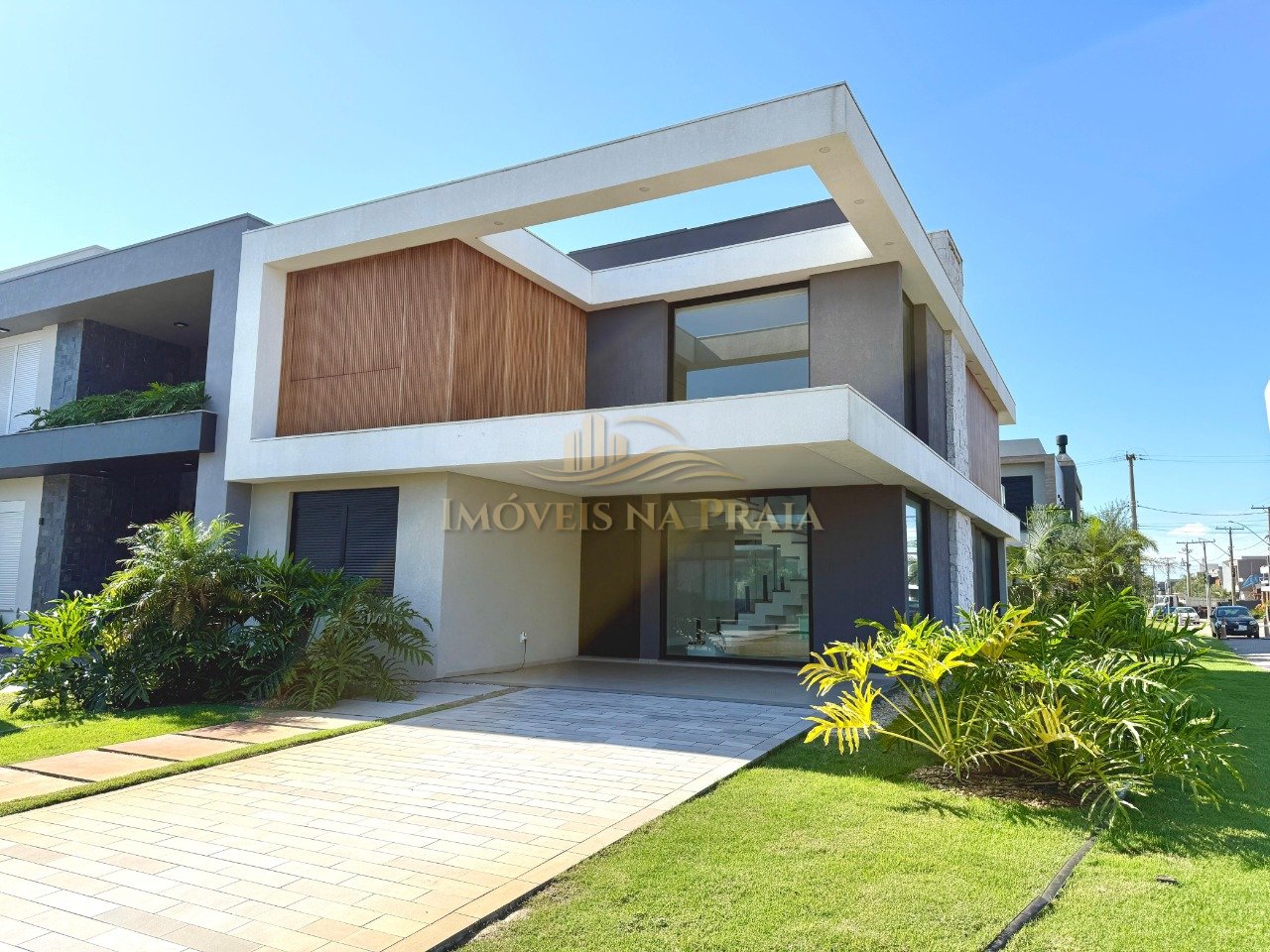 Casa em Condomínio 4 Dormitório(s)