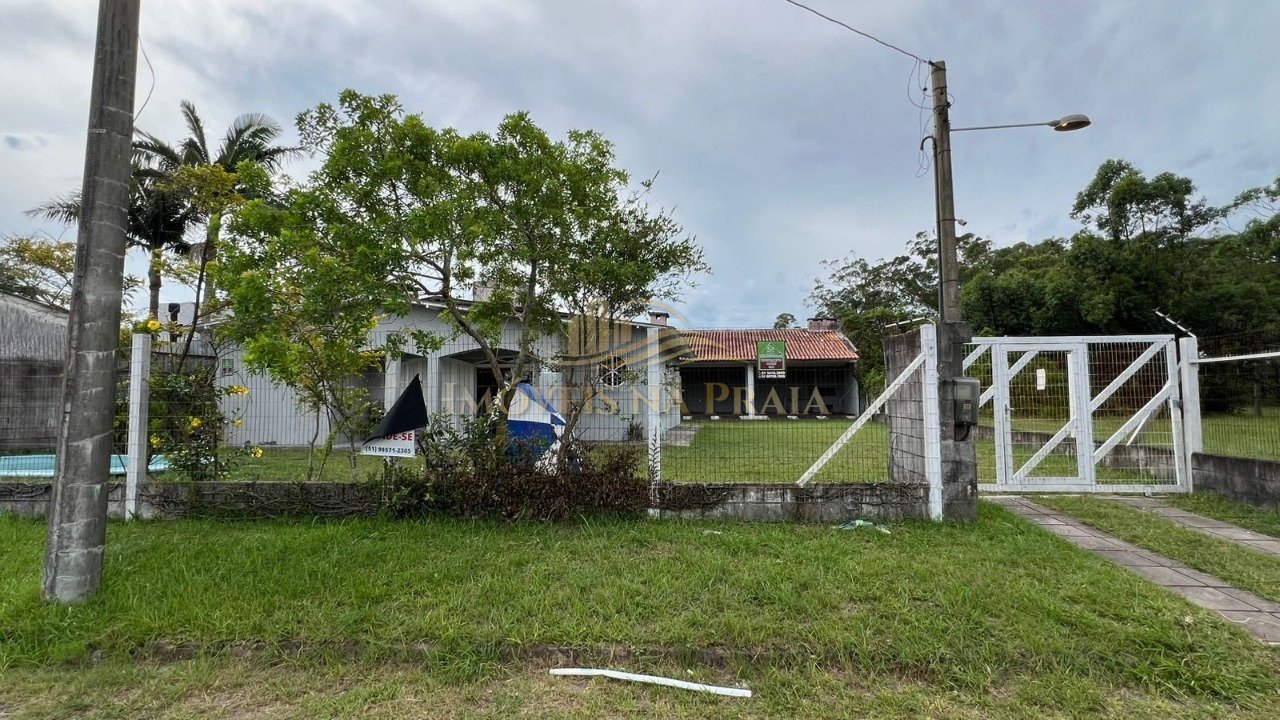 Casa 3 Dormitório(s) Bairro Atlantida