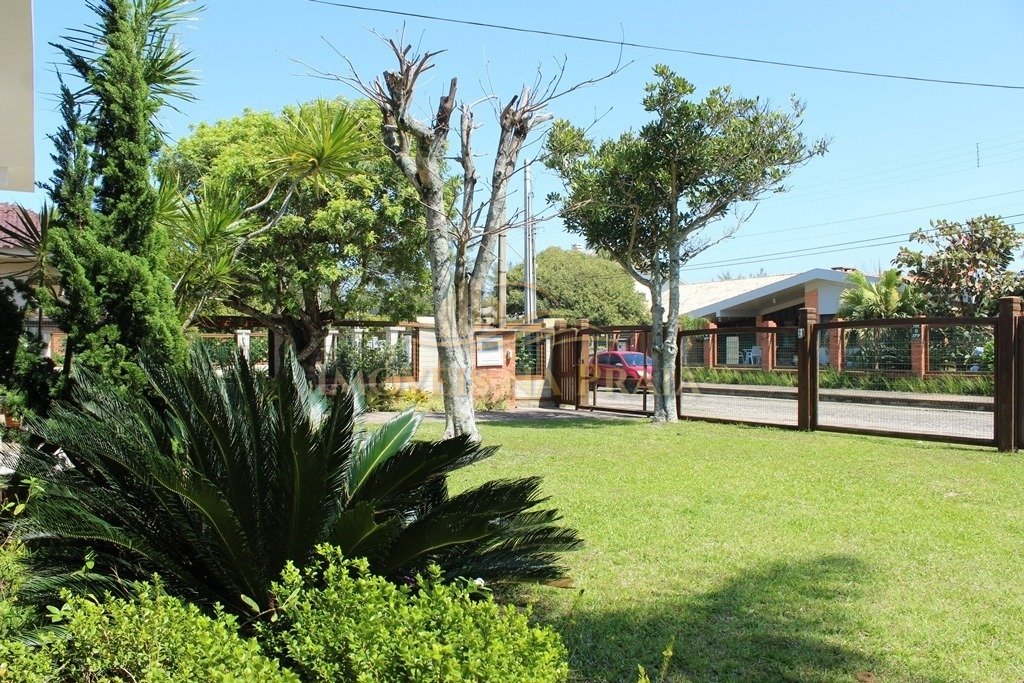 Foto 5 — Casa 4 dormitórios no bairro Atlântida