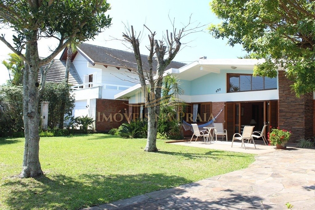 Foto 2 — Casa 4 dormitórios no bairro Atlântida