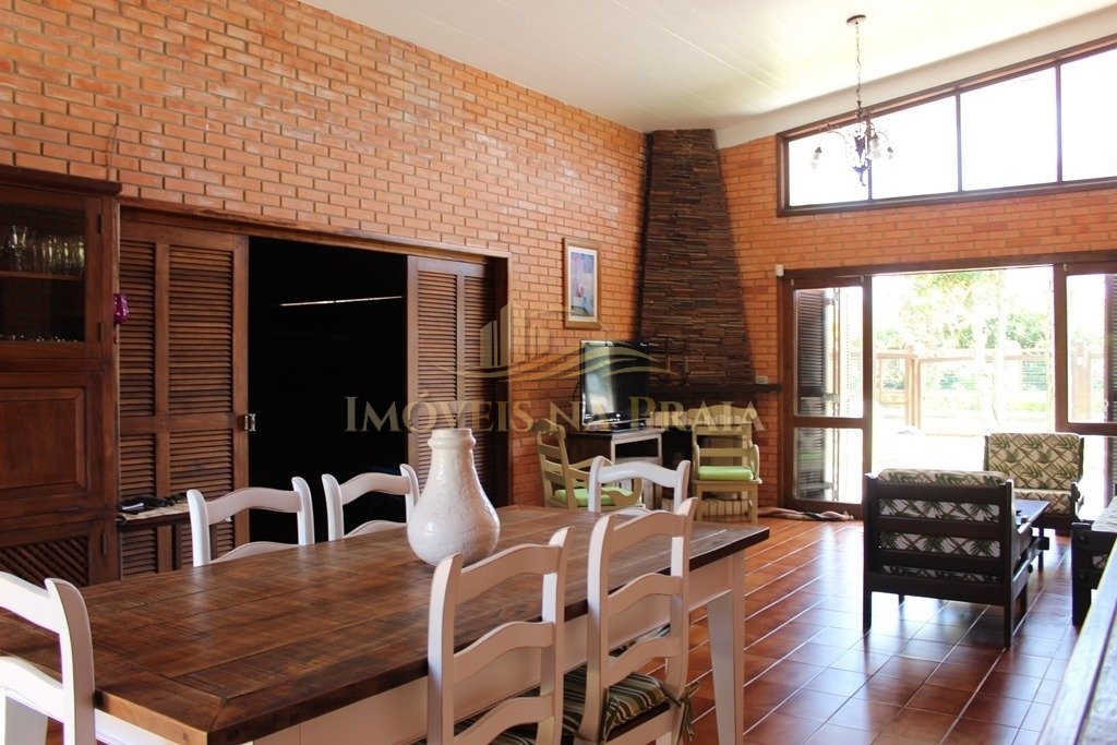 Foto 9 — Casa 4 dormitórios no bairro Atlântida