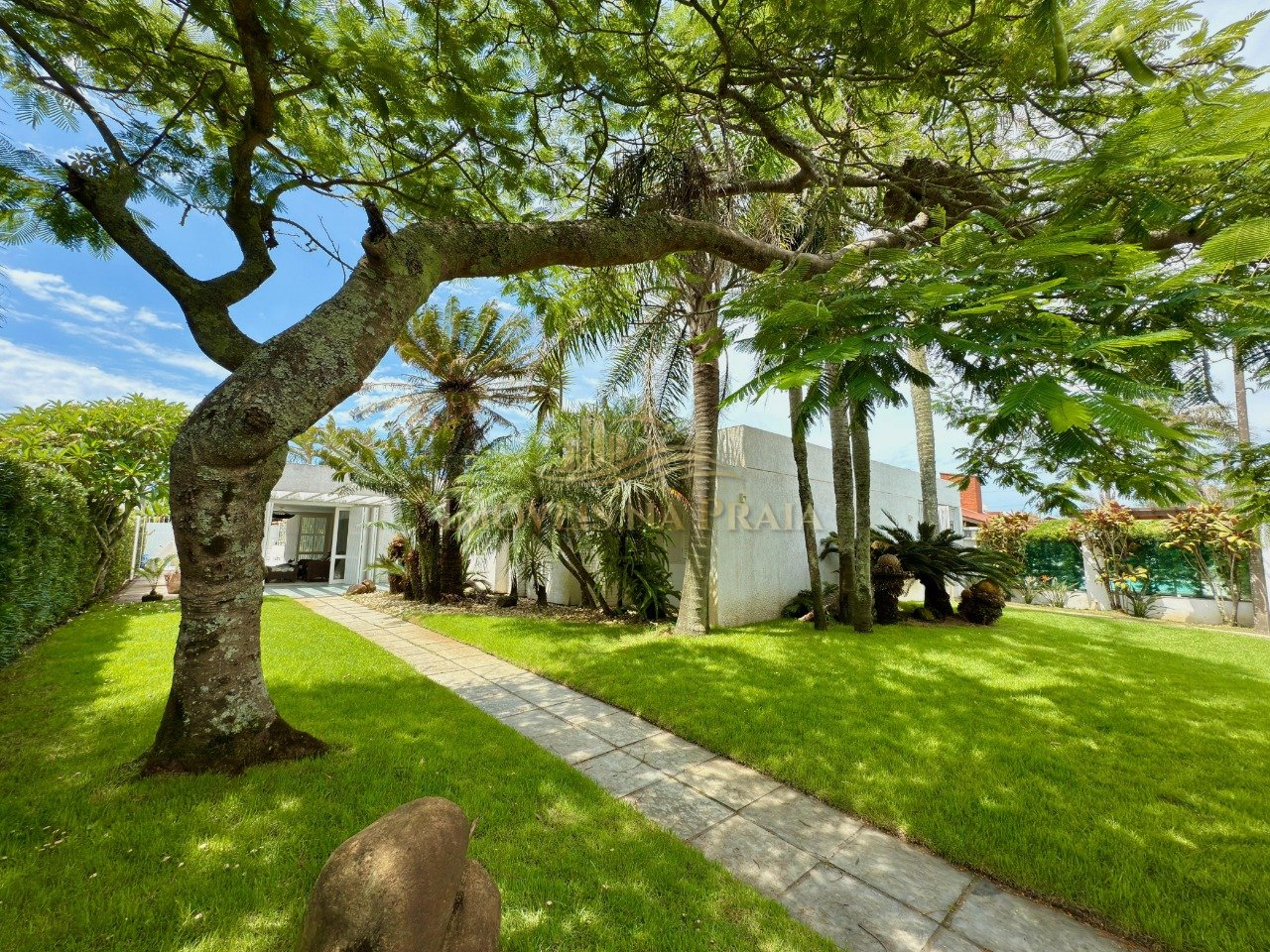 Casa 4 dormitórios no bairro Atlântida