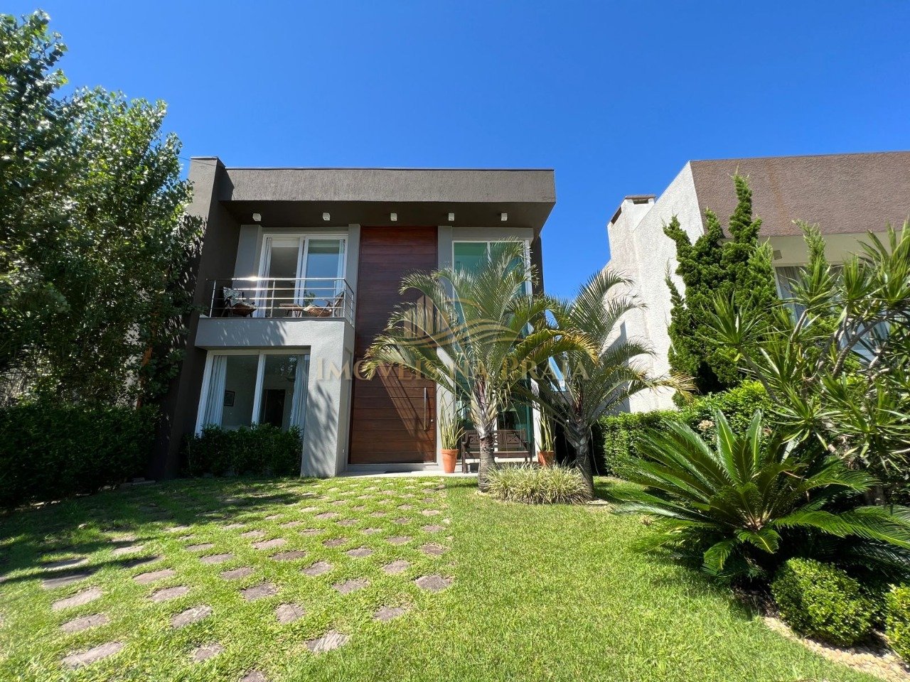 Casa em Condomínio 4 Dormitório(s) Bairro Las Palm