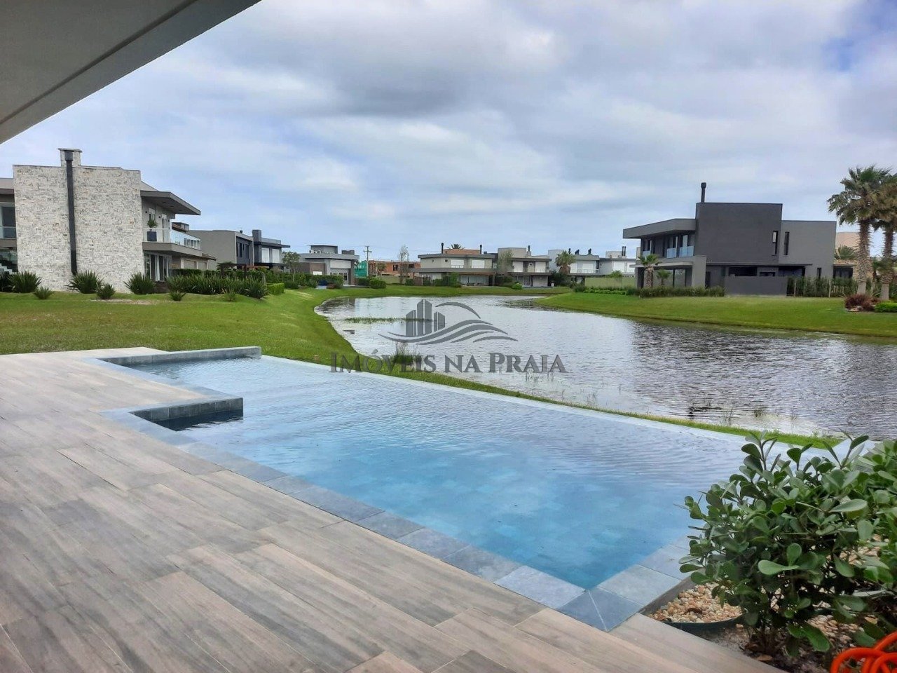 Foto 26 — Casa em Condomínio 5 Dormitório(s) Bairro Enseada