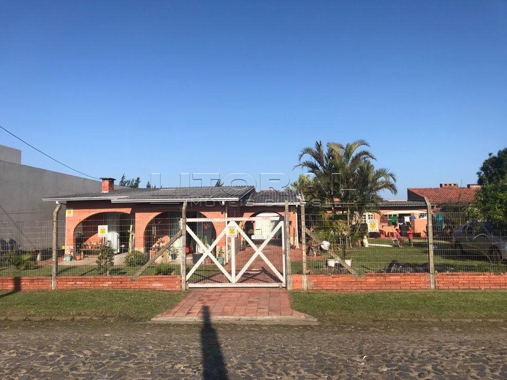 Casa 3 Dormitório(s) Bairro Centro