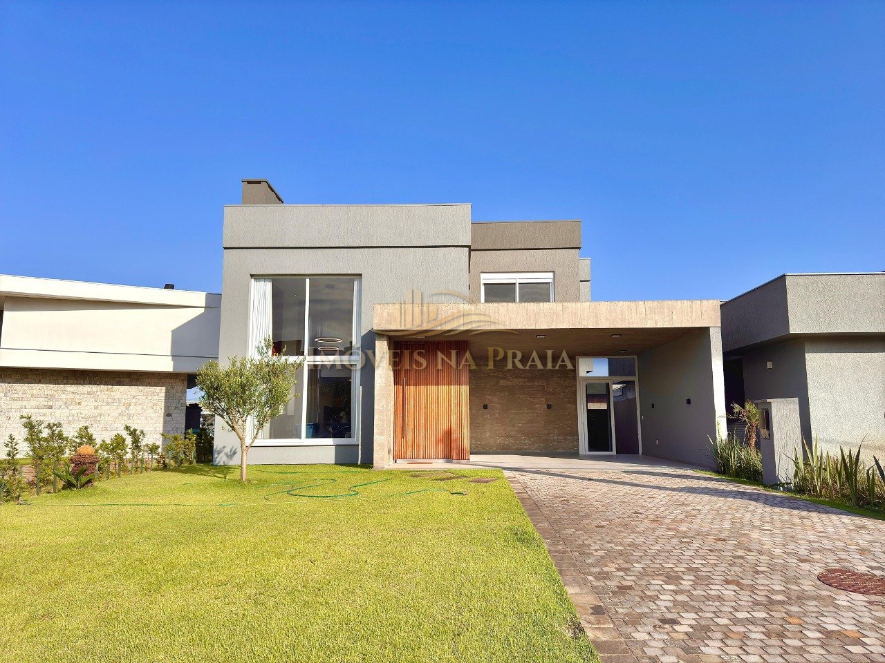 Casa em Condomínio 4 Dormitório(s) Bairro Riviera